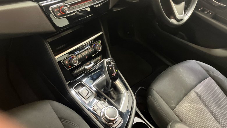 BMW 2 Series 220i SE 5dr DCT Petrol Hatchback